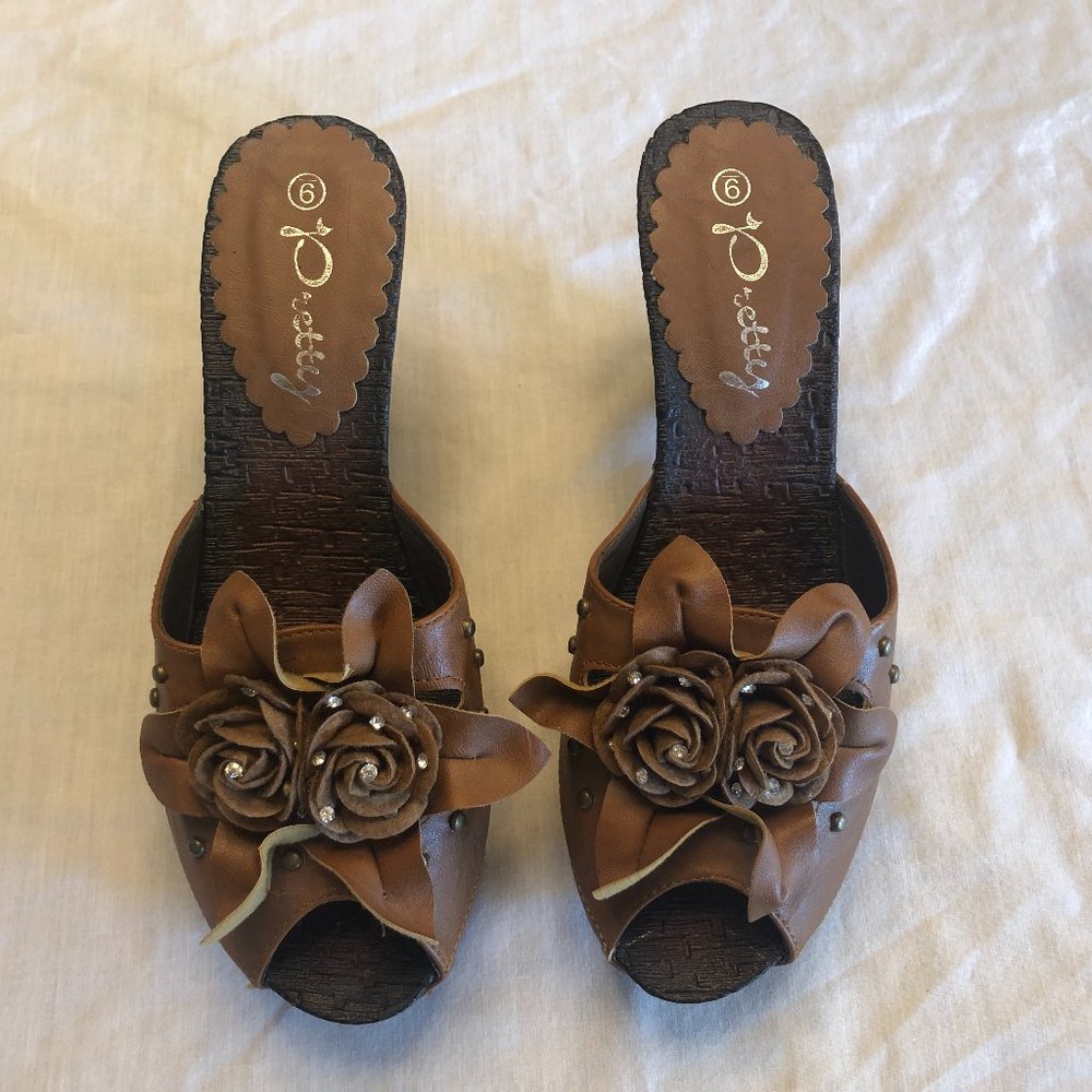 Pretty Brown Sandals Size 9